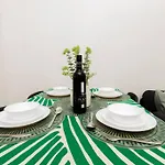 Suite 2 - Stylish Private Room In A Shared House