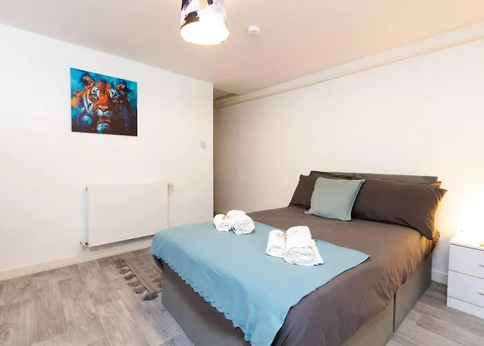 Suite 2 - Stylish Private Room In A Shared House