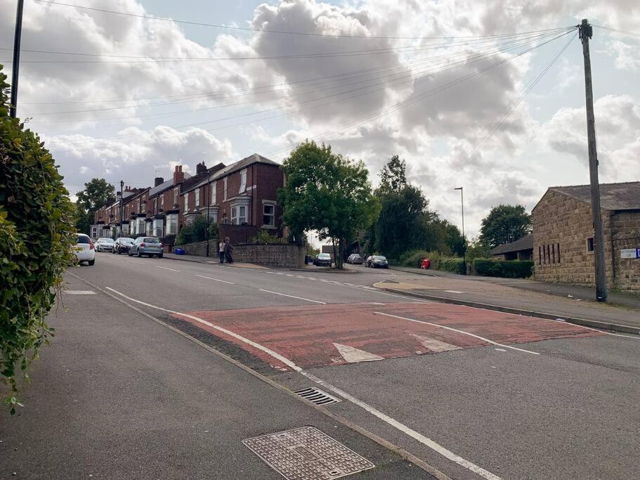 2 - Stylish Private In A Shared House * Sheffield